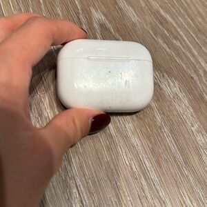 MagSafe Charging Case (USB‑C) for AirPods Pro (2nd generation) AirPods not inclu